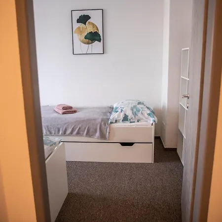 Apartment Prostorny V Centru U Reky, 2 Loznice, Balkon