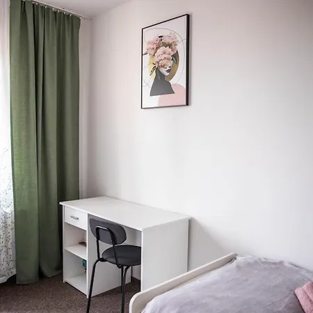 Prostorny V Centru U Reky, 2 Loznice, Balkon